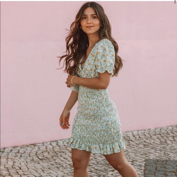 zara floral print linen blend dress Zara + Printed Linen Blend Mini Dress